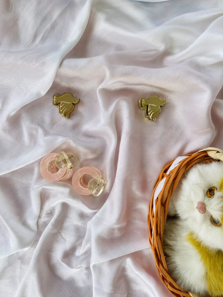 Royal Gilded Claw Pins – Bold Accessories for the Wildly Refined (2-Piece)