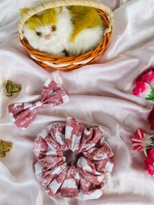 Rustic Rose Pink Scrunchie and Matching Clip Bow Set – Textured Abstract Print Hair Accessories for Girls & Women