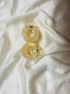 Champagne Glow Claws (2-Pieces) – Glossy Pearl Nude Circular Mini Hair Clips