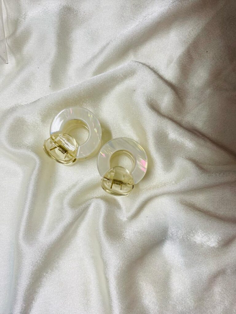 Iridescent Pearl Claws (2-Pieces) – Glossy Opal Round Mini Hair Clips